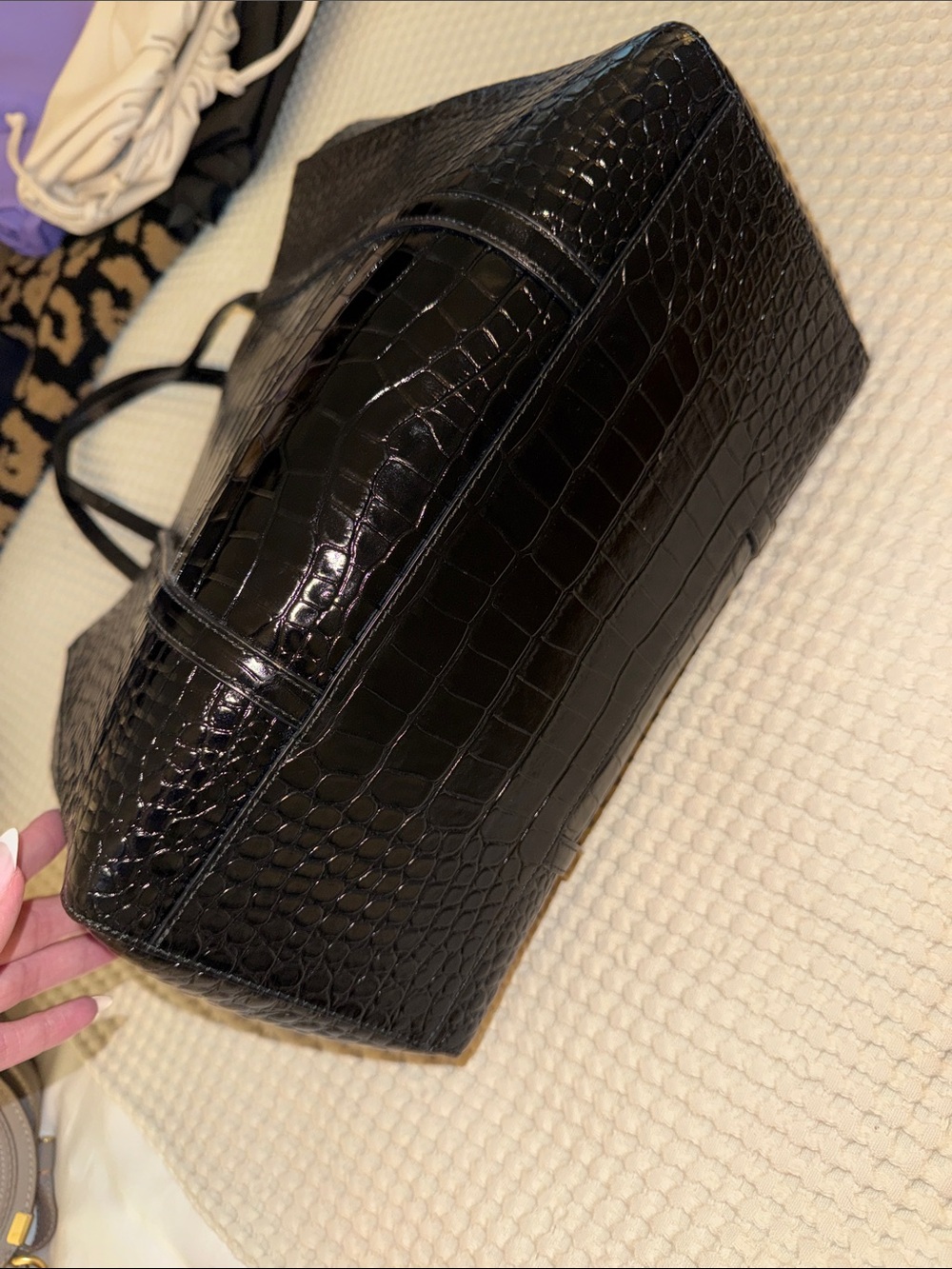 Balenciaga Black Croc-Embossed Tote with Logo - Picture 4 of 8